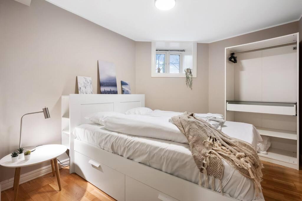New! Modern City Apt: Central W/ Private Entrence เบอร์เกน ภายนอก รูปภาพ