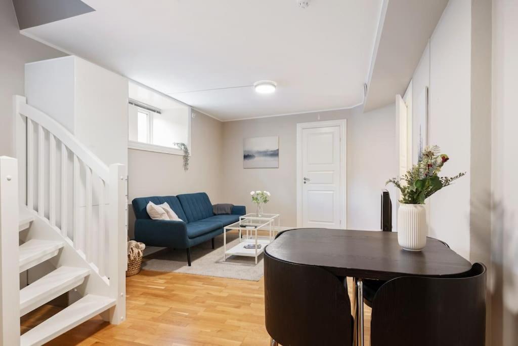 New! Modern City Apt: Central W/ Private Entrence เบอร์เกน ภายนอก รูปภาพ
